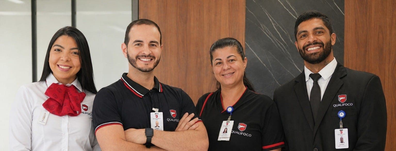Profissional Qualifoco em atendimento